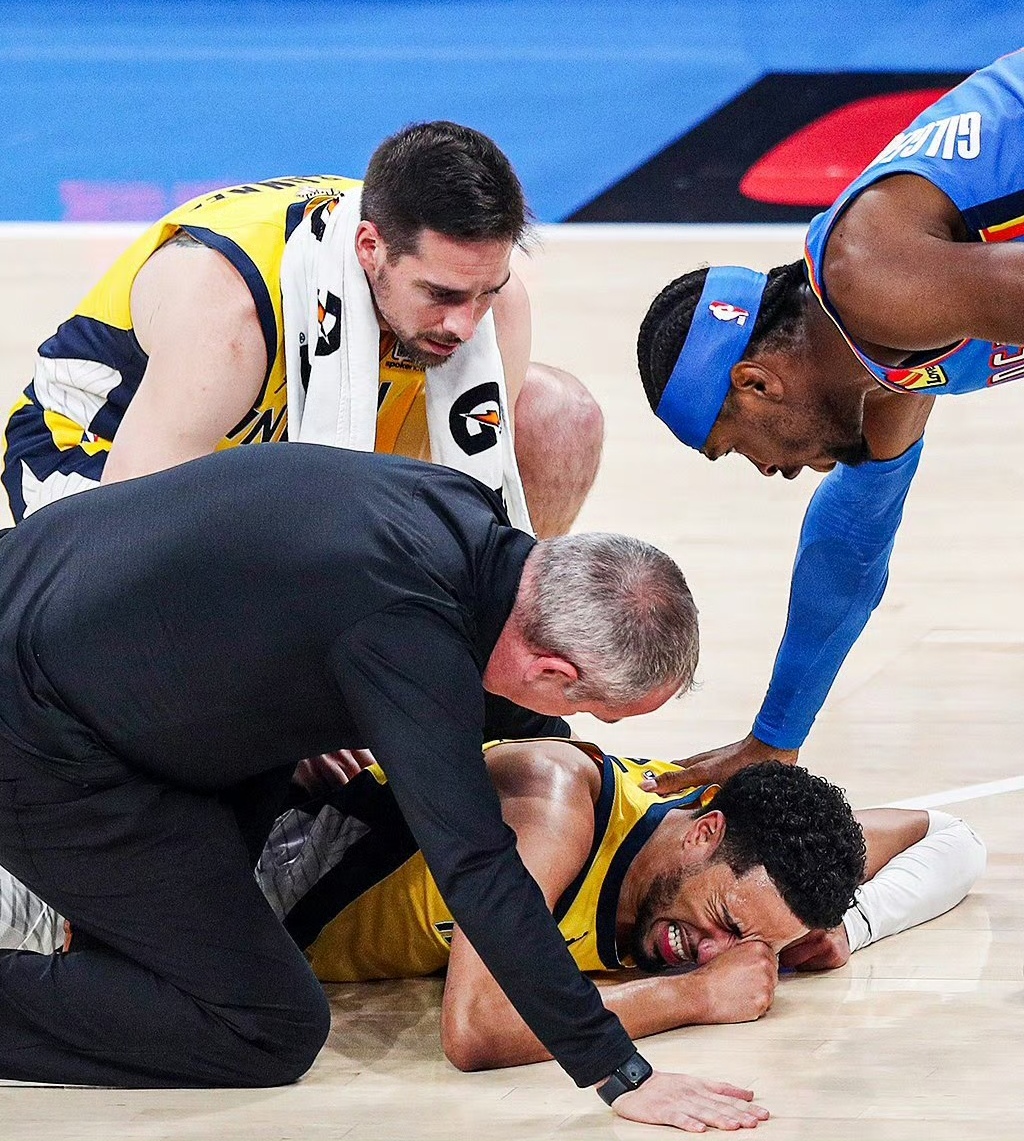 关于步行者横扫加拿大男篮，艾顿三分雨点燃全场的信息