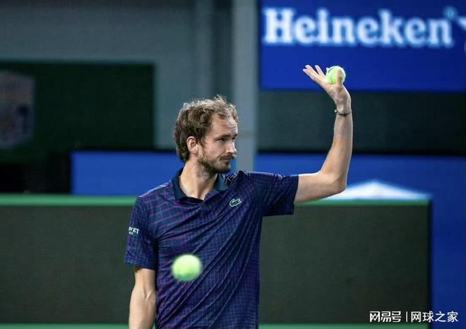 关于法国网球队翻盘日本网球队,梅德韦杰夫三分雨点燃全场的信息 关于法国网球队翻盘日本网球队,梅德韦杰夫三分雨点燃全场的信息