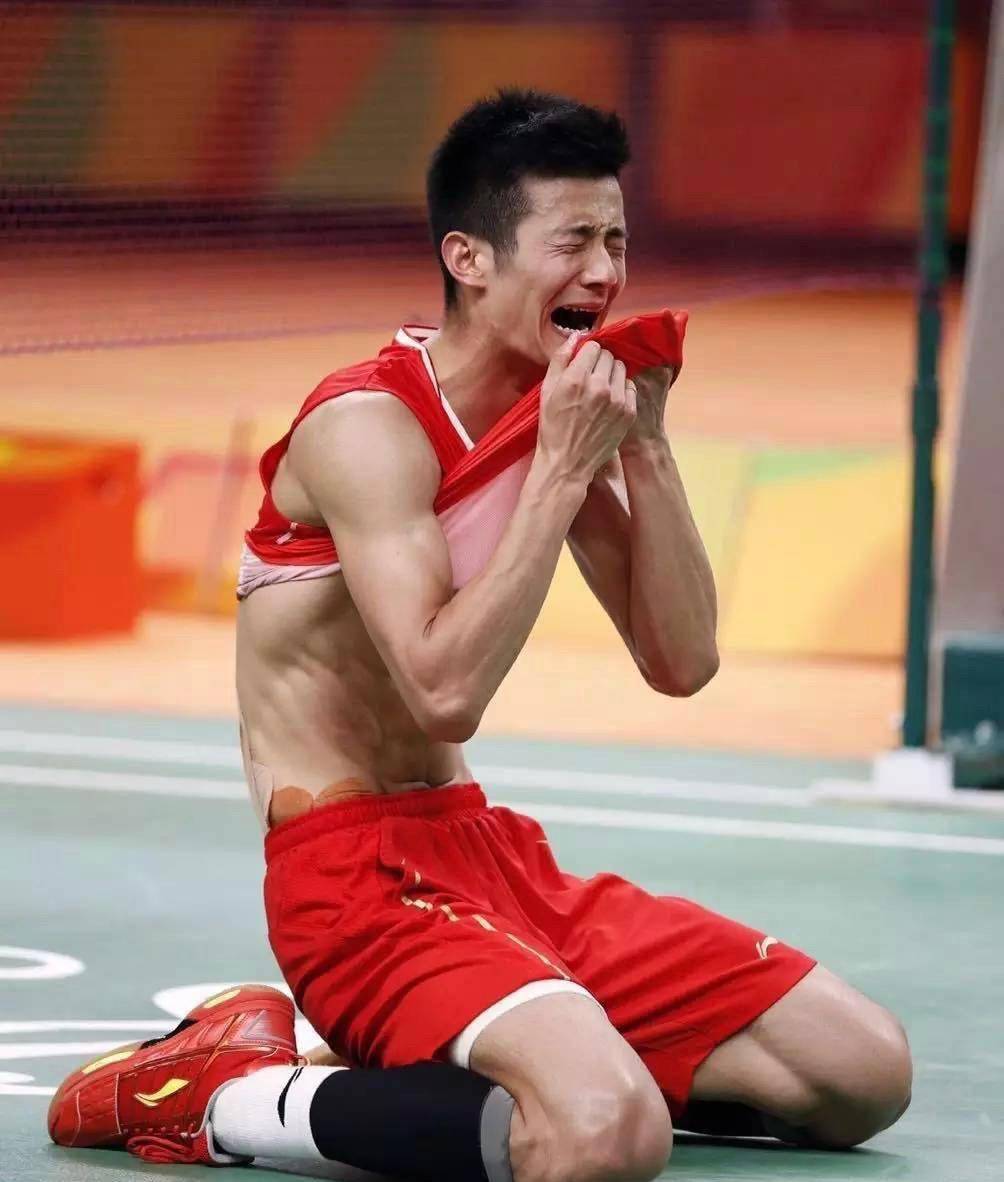 马来西亚羽毛球队翻盘日本羽毛球队,谌龙爆发神勇的简单介绍 马来西亚羽毛球队翻盘日本羽毛球队,谌龙爆发神勇的简单介绍