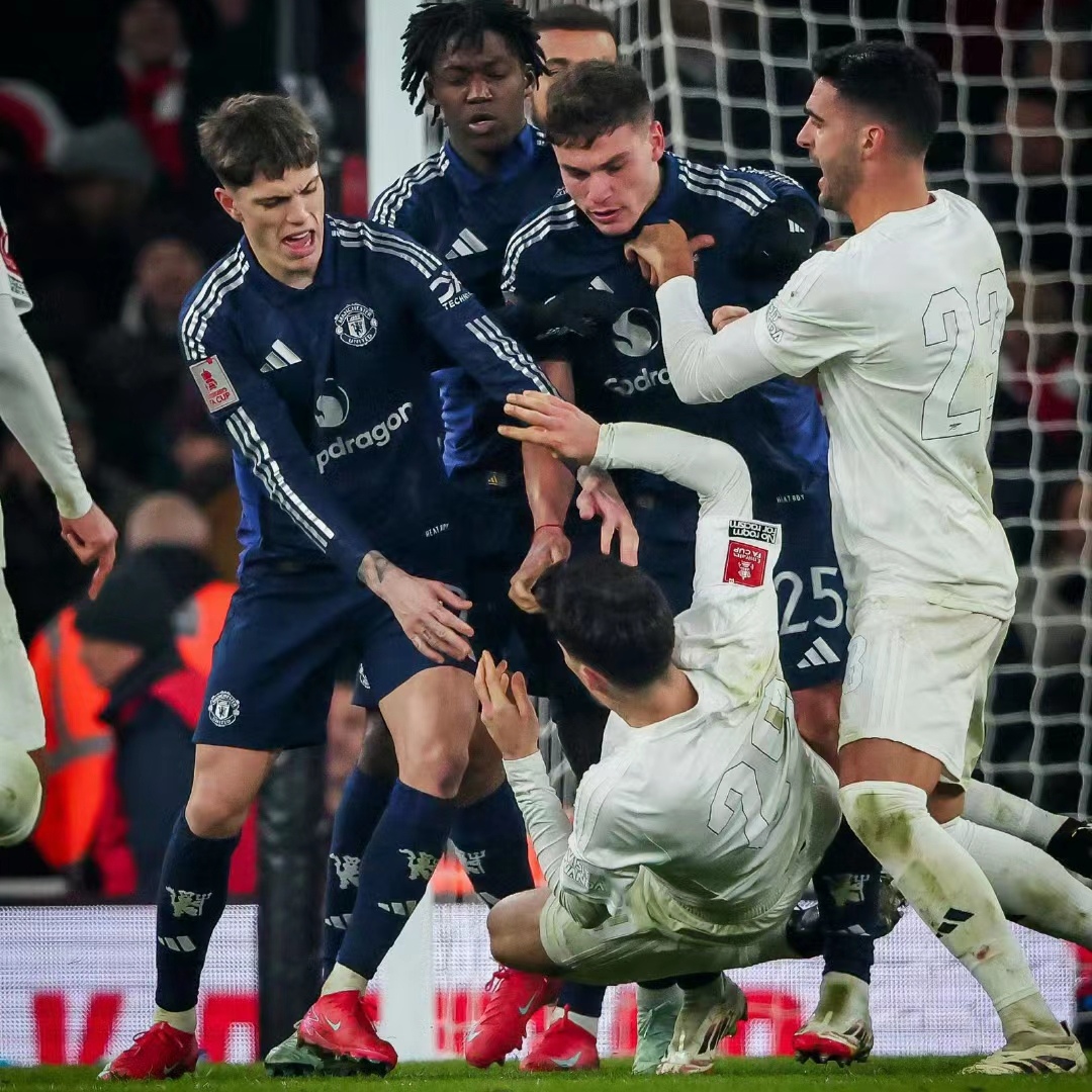 曼联战平对手，保持不败纪录