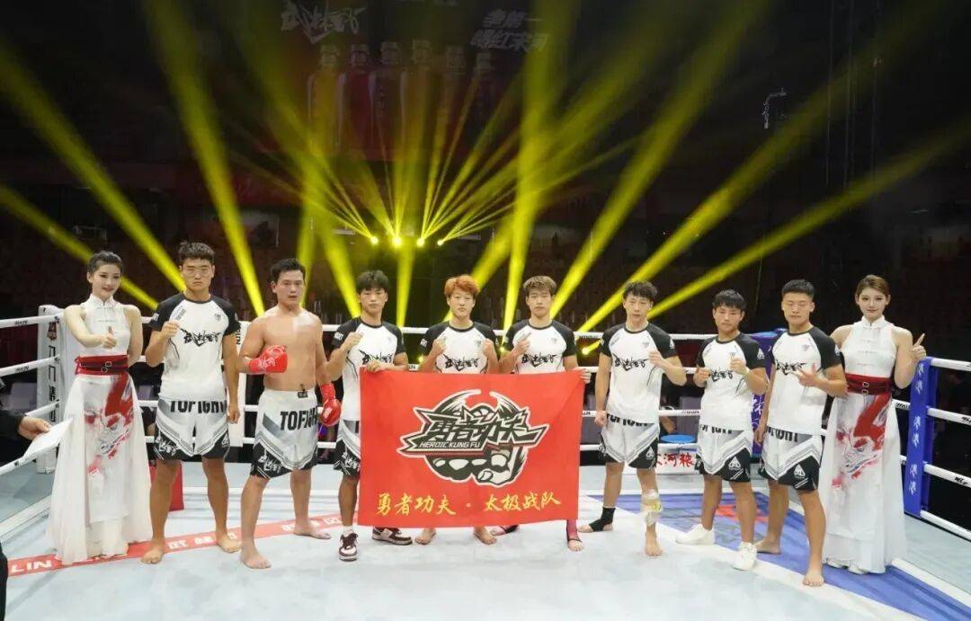 热血擂台上，选手强势崛起领先众人