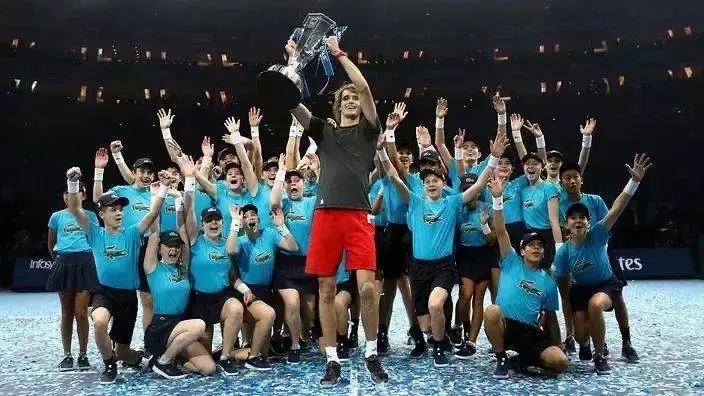 年终总决赛鏖战戴维斯杯，梅德韦杰夫扛起全队