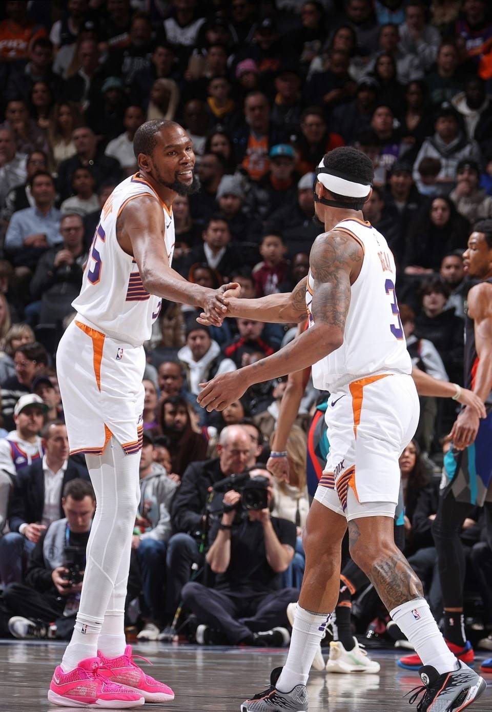 包含太阳轻取辽宁队，锡安惊艳四座的词条