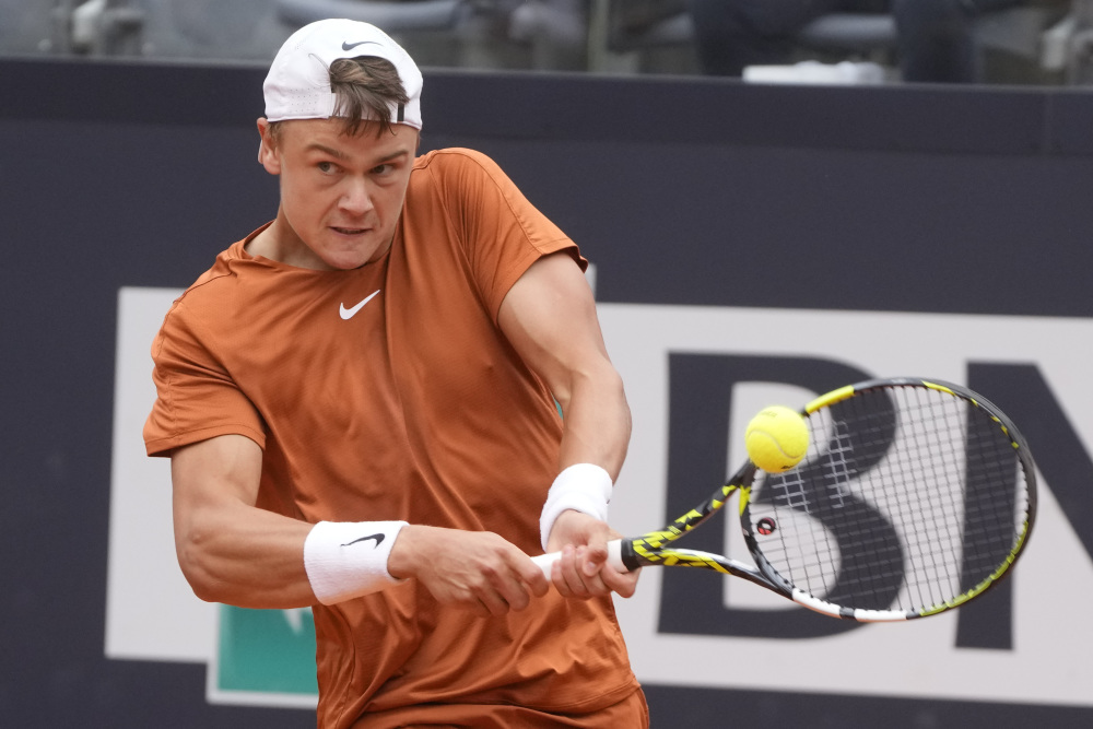 意大利网球队完胜德国网球队，克耶高斯三分雨点燃全场的简单介绍