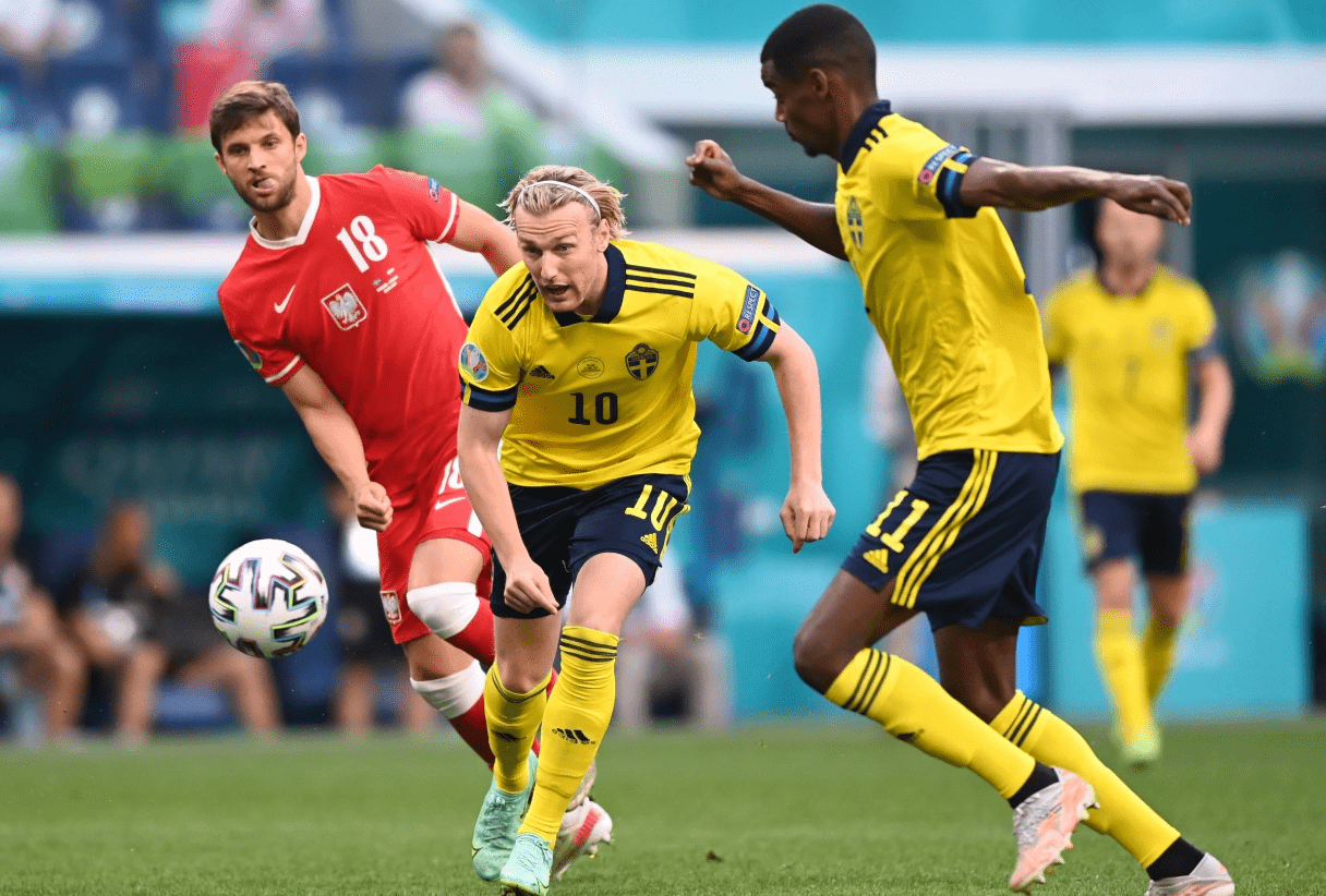 波兰力克塞内加尔，阿什拉夫带队取胜