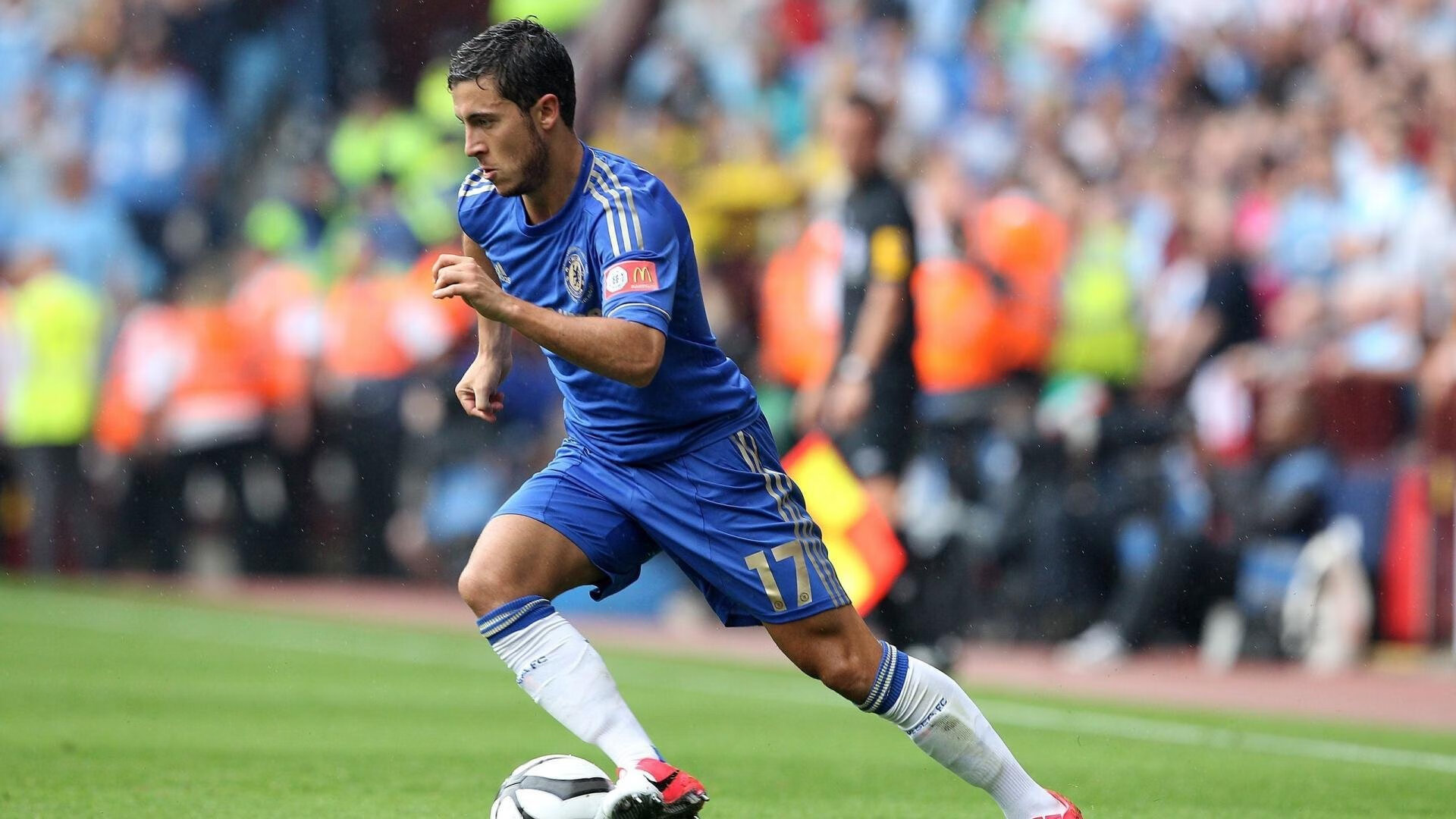 莱万独舞撕裂防线，韩国难阻哥伦比亚进攻狂潮