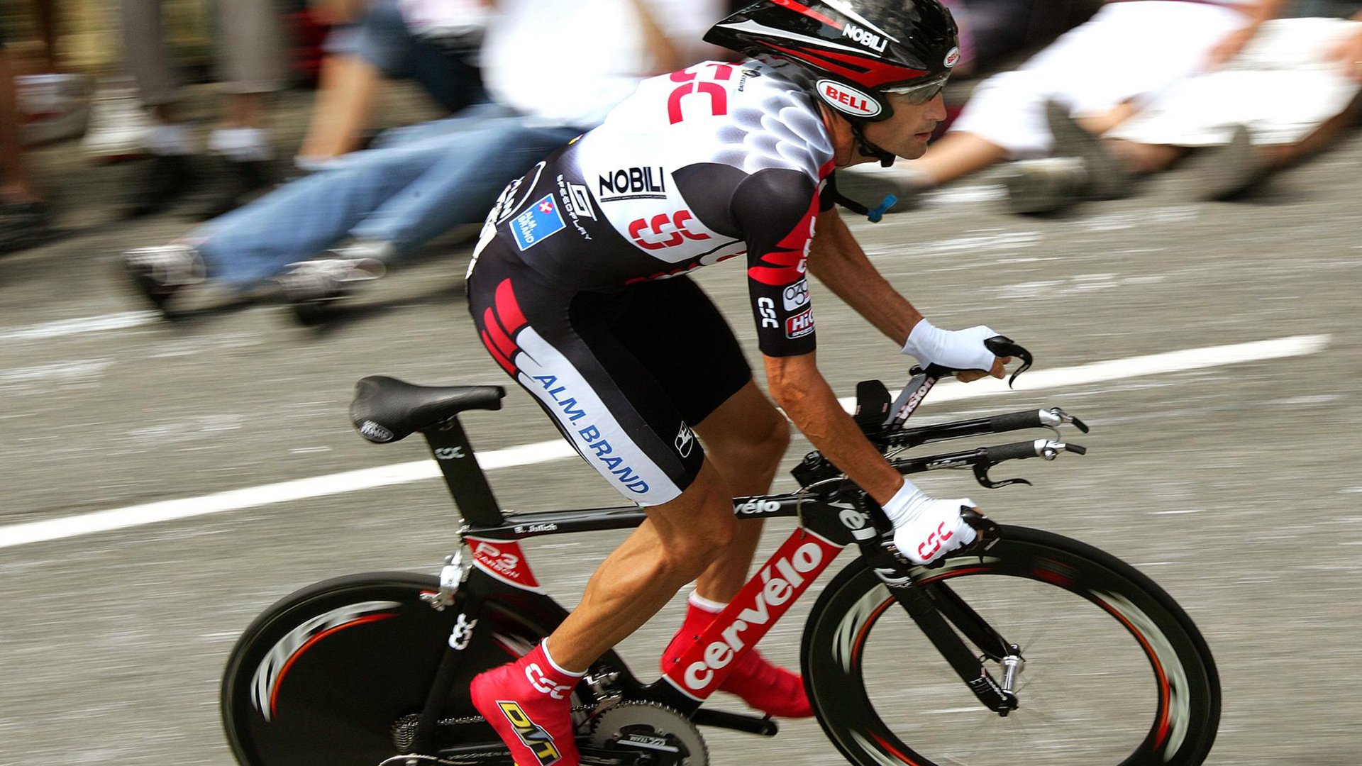 开云体育app-拉沃尔杯险胜戴维斯杯，兹维列夫扛起全队，新老对决的时代回响